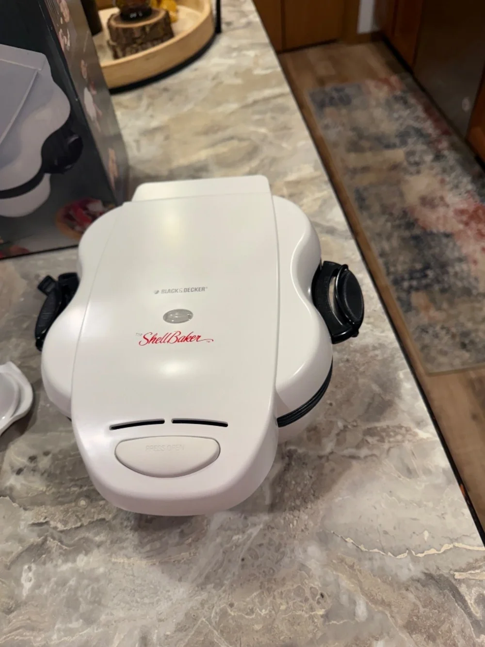 Black & Decker  “The Shell Baker Meal & Dessert Maker” Model G400